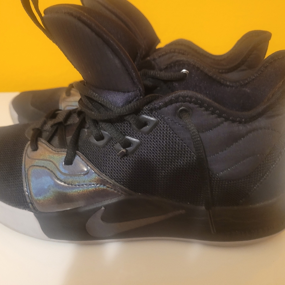 Paul George Nike shoes
